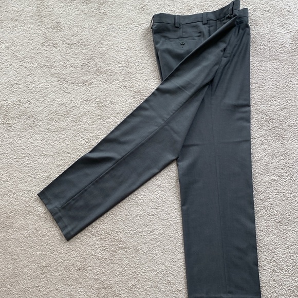 Kenneth Cole reaction dark grey Mens pans. Size 34” x 32” like new - Picture 7 of 7